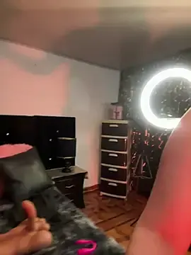 Stripchat Adult Video Chat of saaalome_1