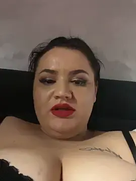 Stripchat Live Sex Cam of Xannyzzzz