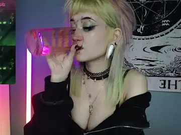 Stripchat Free Porn Cam of Milten-Trish