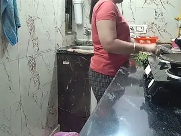 Stripchat Free Porn Cam of bhabhisexxy_880