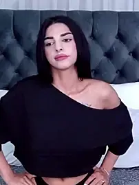 Stripchat Live Porn of EmeliaNovelo