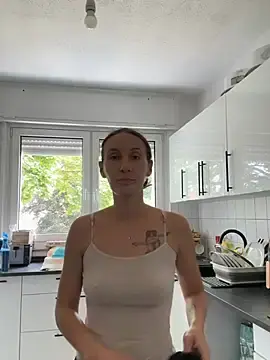 Stripchat Free Porn Cam of Emi_RoseMaus