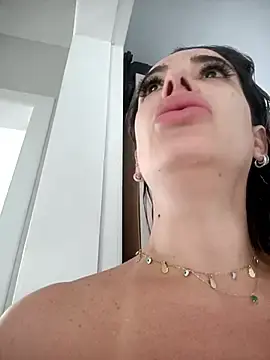 Stripchat Free Porn Cam of DESIRIE0609