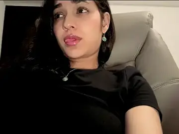 Stripchat Live Sex of MadawiOud