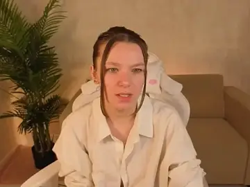 Stripchat Free Live Porn of kira_hatti