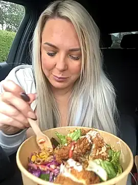 Stripchat Live Sex of Bustyblondebabe32