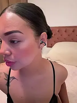 Stripchat Nude Webcam of JennLeMoka
