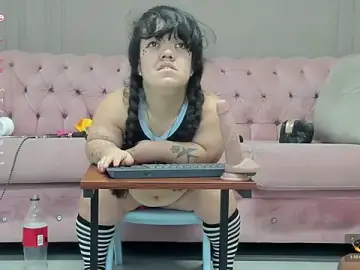 Stripchat Free Porn Cam of PamelaBonnet_mml