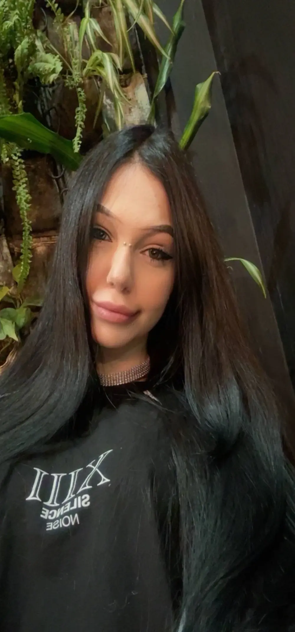 Vivi_Vivian