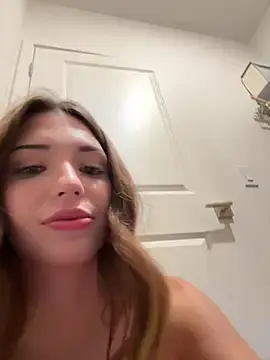 Stripchat Free Live Porn of 19whitebunny