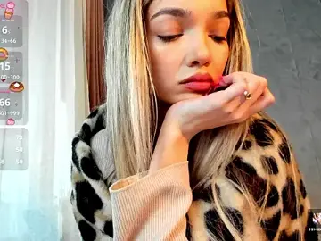 Stripchat Live Sex Cam of Sassy_Teen