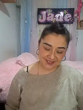 Stripchat Free Porn Cam of JADE_SWEET2