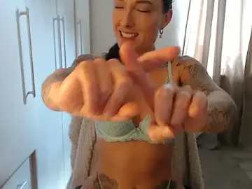 Stripchat Watch Live Sex Cams of Davinja