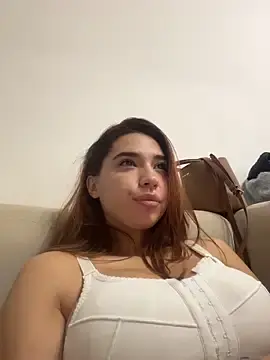Stripchat Live Porn of ItalianGirl
