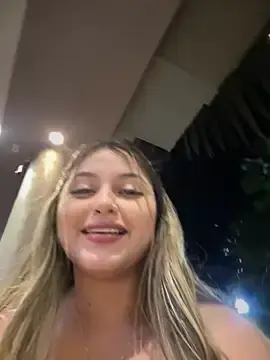 Stripchat Nude Webcam of lunablossom_