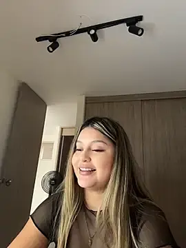 Stripchat Live Sex of lunablossom_