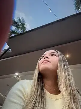 Stripchat Live Sex of lunablossom_