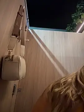 Stripchat Live Porn of lunablossom_