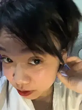 Stripchat Sex Cam of Leeeeiu