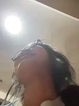 Stripchat Sex Cam of Leeeeiu