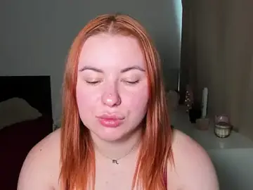 Stripchat Adult Webcam of LAYLAxSTAR