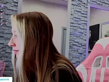 Stripchat Sex Cam of Reina_Cummings