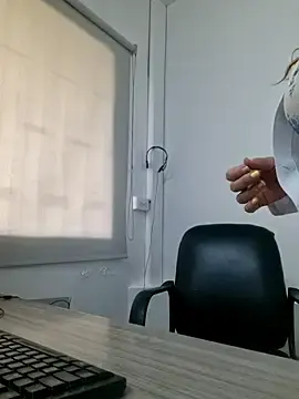 Stripchat Live Sex Cam of doctora-danna