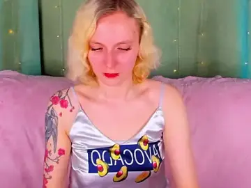 Stripchat Nude Webcam of LikiLips
