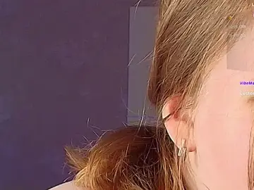 Stripchat Sex Cam of Vivian_cutie