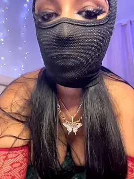 Stripchat Live Sex Cam of kamila_french