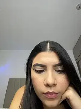 Stripchat Sex Cam of Julieta_Hornyx