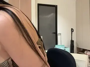 Stripchat Watch Live Sex Cams of Bella-999