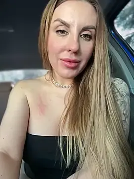 Stripchat Sex Chat of MilfNextDoor20