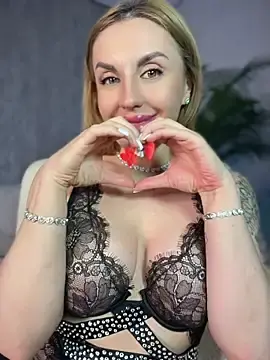 Stripchat Live Porn of MilfNextDoor20