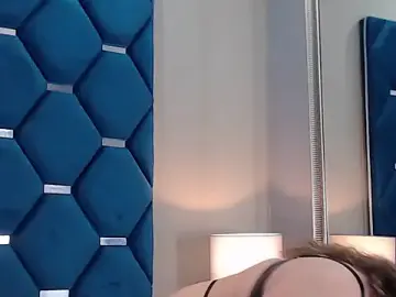 Stripchat Nude Webcam of ThaniaJones