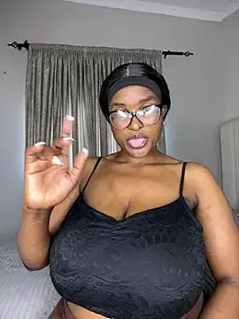 Stripchat Adult Webcam of Bustygoddess32