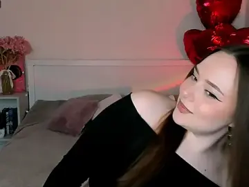 Stripchat Watch Live Sex Cams of LittleKiitten