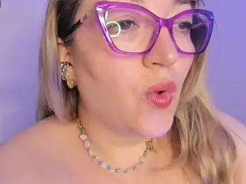 Stripchat Live Sex of Naty_Mature_