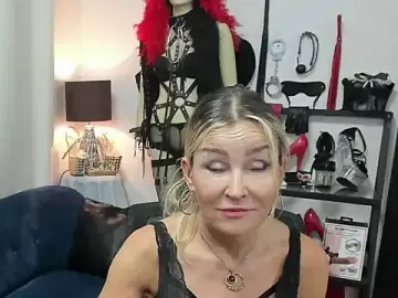 Stripchat Best Webcam of crystaLUX