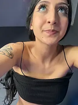 Stripchat Best live sex cam show of Naaria_