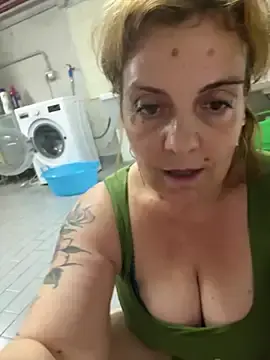 Stripchat Live Sex Cam of Sunbelxx