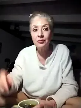 Stripchat Live Sex Cam of divinaerotica