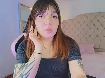 Stripchat Live Sex Cam of Fluffy_Bubble21