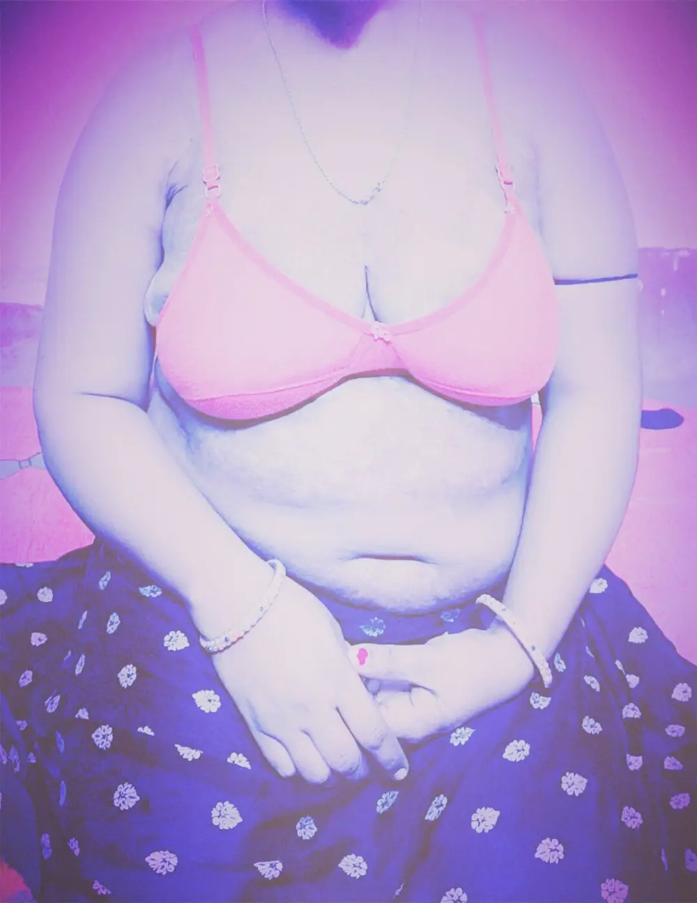 AAROHI-HOT