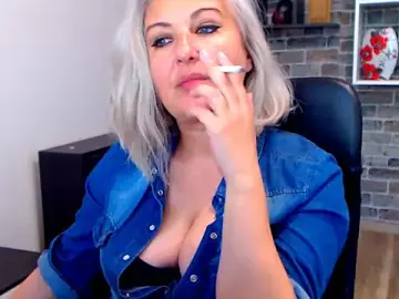 Stripchat Adult Webcam of angel_devil_milf