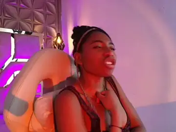 Stripchat Sex Cam of Queen_perla_