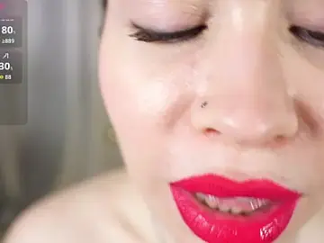 Stripchat Live Sex Cam of alma_yammy