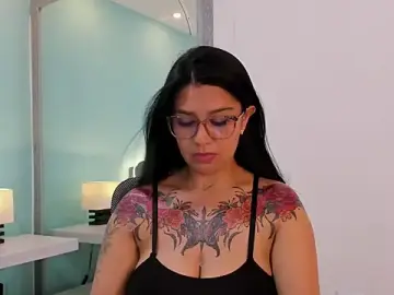 Stripchat Free Live Porn of sharlott18