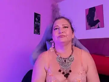 Stripchat Adult Webcam of PalomaLombardi