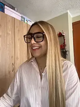 Stripchat Adult Webcams of Miabonnett_
